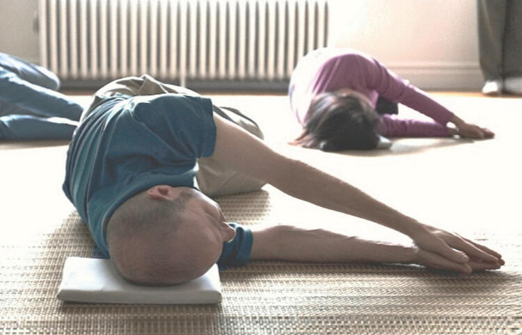 group class gentle floor exercise movement for muscle and joint pain